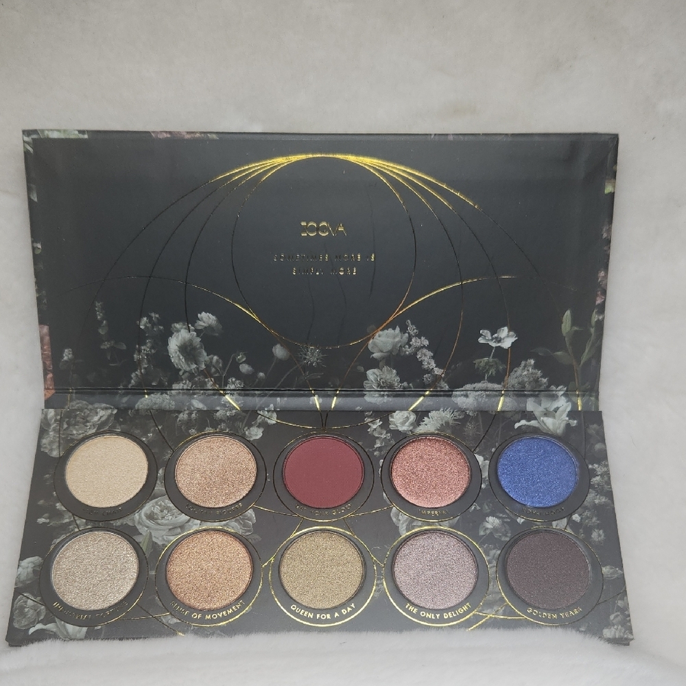 ZOEVA Red and Blue Eyeshadow Palette Vibrant Colors